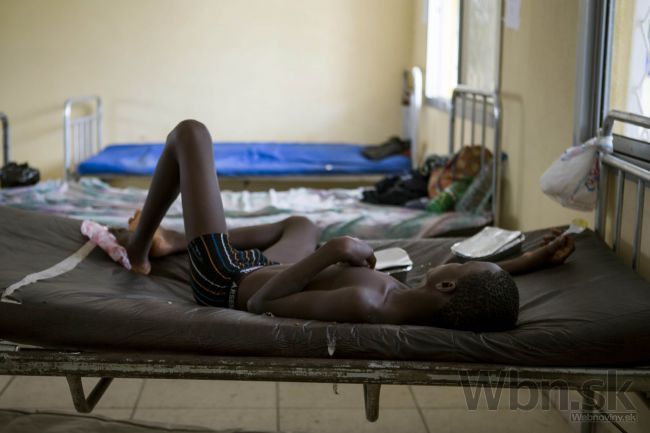 Ebolu sa v západoafrickej Sierre Leone nedarí zastaviť