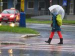 Západné Slovensko zasiahne intenzívny dážď, varuje SHMÚ