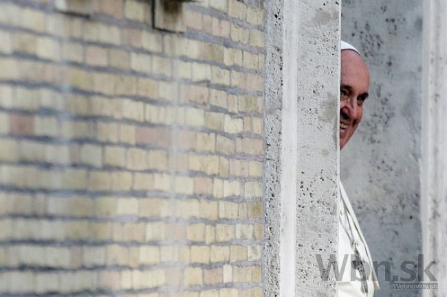 Pápež degradoval amerického kardinála, ktorý ho kritizoval