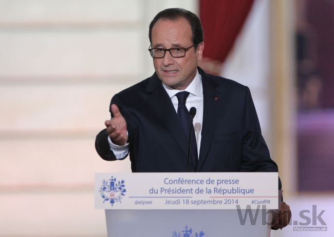 Popularita francúzskeho prezidenta klesla na nové dno