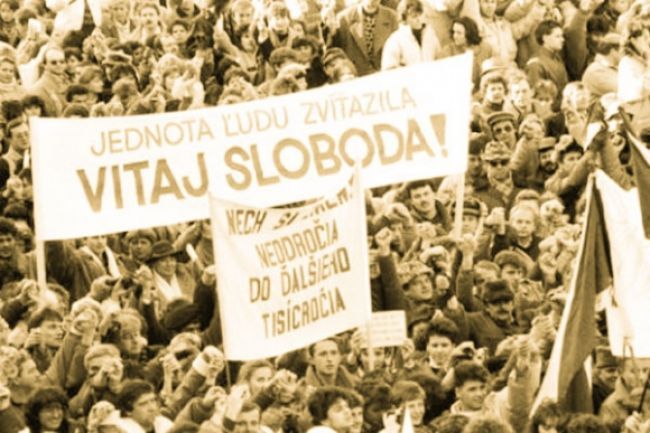 Slováci si od nežnej revolúcie polepšili, rástli im aj platy