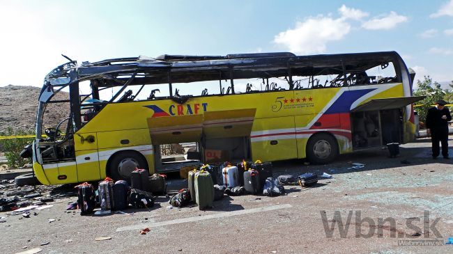 V Španielsku havaroval autobus s veriacimi, zahynul aj kňaz