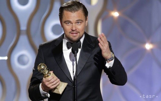 Starý mládenec Leonardo DiCaprio oslavuje štyridsiatku