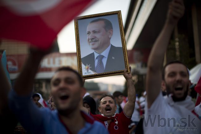 Turecké štátne médium potrestali za priestor pre Erdogana