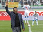 Legendárny Pelé skončil v nemocnici, museli ho operovať