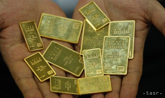 V dome vyšetrovaného čínskeho papaláša sa našli milióny a 37 kíl zlata