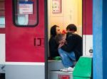 Vlaky zadarmo majú podľa rezortu pomôcť sociálne slabším