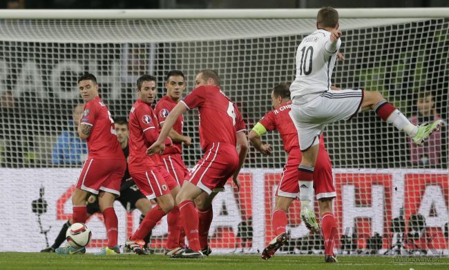 Video: Ronaldo spasil Portugalsko, Nemci rozobrali Gibraltár