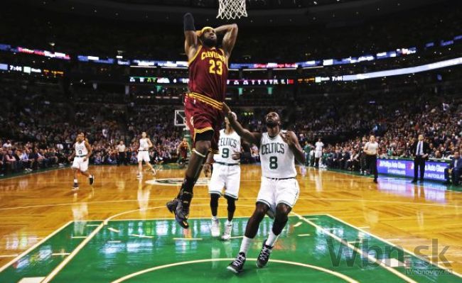 Video: LeBron zachránil Cleveland, Philadelphia je bez výhry