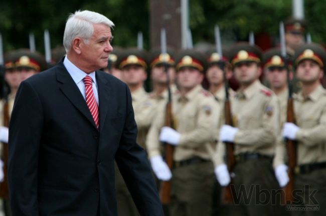 Pre voľby v Rumunsku odstupuje ďalší minister zahraničia