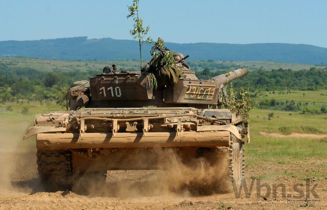 Vojaka počas cvičenia na východe Slovenska prešiel tank