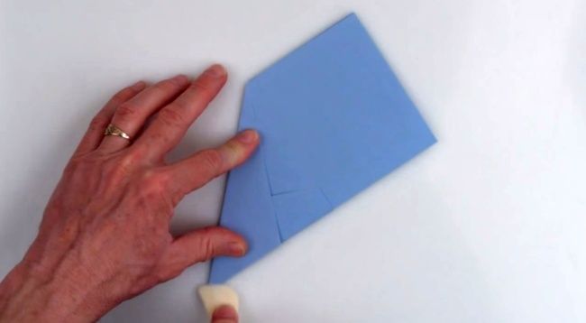 Video: Ako vyrobiť papierové lietadlo s extrémne dlhým doletom