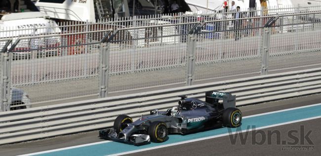 Hamilton začal rozhodujúce preteky lepšie ako Rosberg