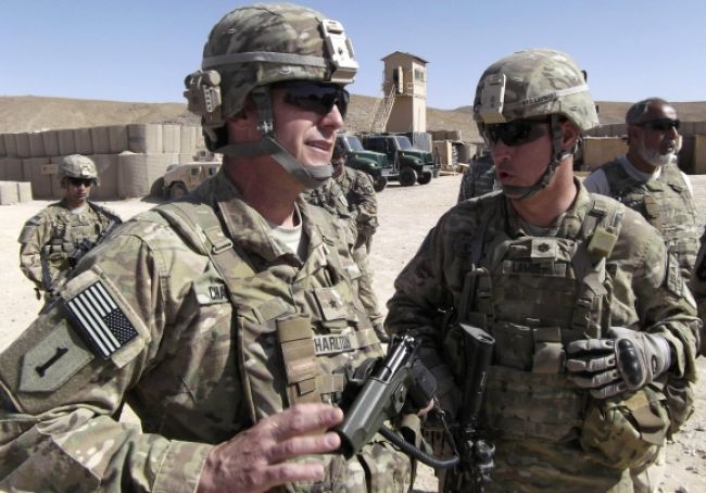 Američania budú v Afganistane dlhšie, Obama predĺžil misiu
