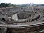 Turista vyryl do Kolosea písmeno, dostal mastnú pokutu