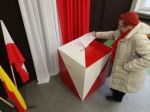 Poliaci podporili v komunálnych voľbách vládnu stranu