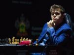 Magnus Carlsen obhájil titul majstra sveta v šachu