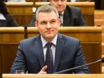 Parlament si zvolil nového šéfa, získal aj hlasy opozície