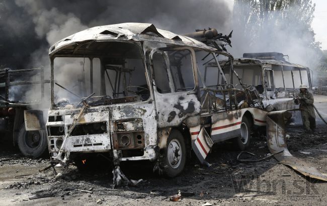 Autobus v Donecku zasiahla strela, o život prišli dve osoby