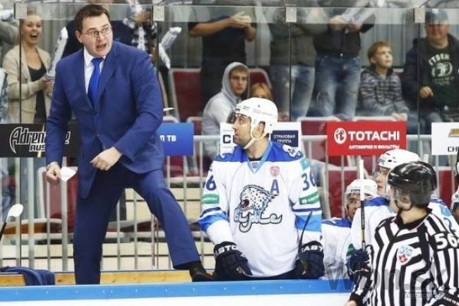 Tréner Nazarov dostal v KHL trest, opäť vyvádzal