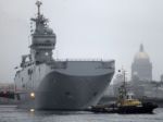 Francúzsko odložilo dodávku bojovej lode pre Rusov