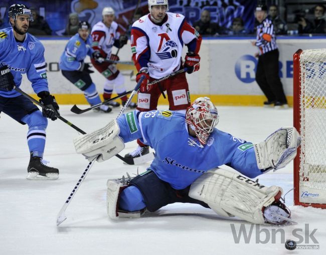 Medveščak doma zvíťazil, Slovan sa v KHL opäť trápil