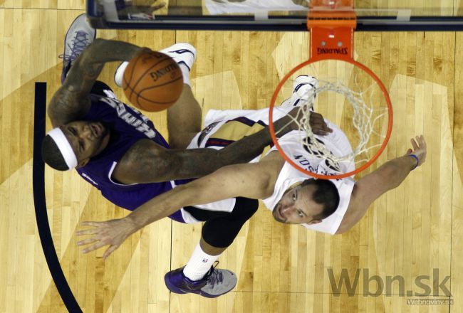 Video: Golden State vyplienilo Miami, Curry pomohol 40 bodmi