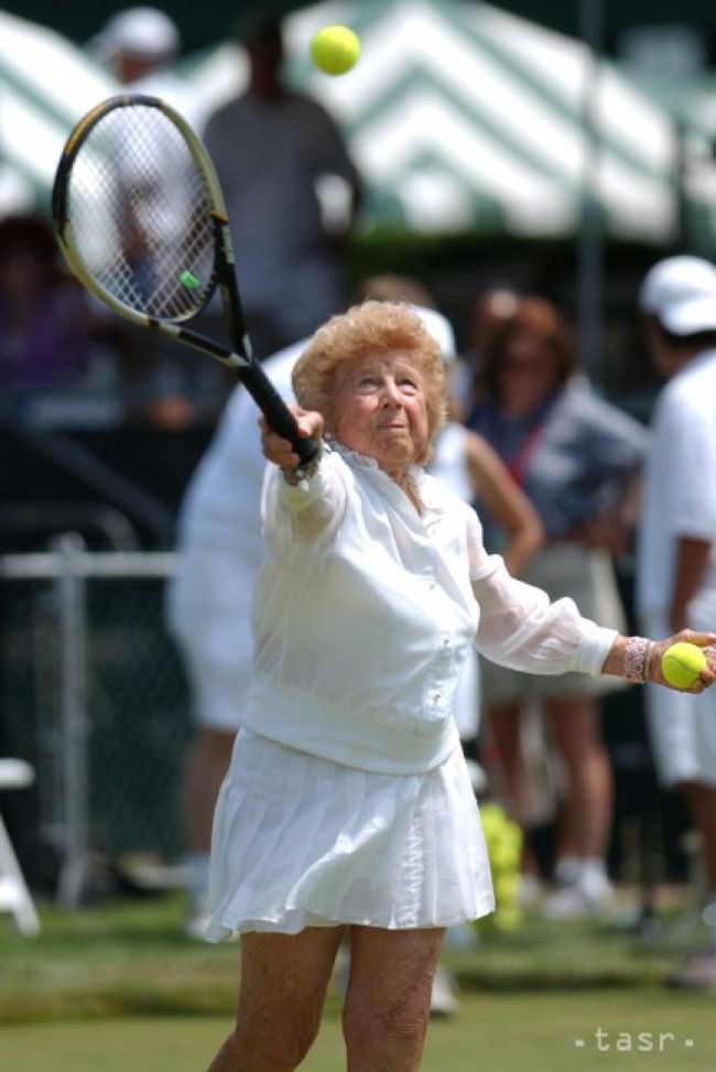 Zomrela prvá americká víťazka Australian Open. Dožila sa úctyhodného veku