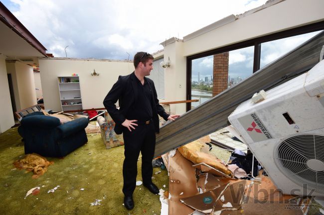 Video: Búrka desaťročia ničila Brisbane, ľudia prišli o domy