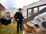 Video: Búrka desaťročia ničila Brisbane, ľudia prišli o domy