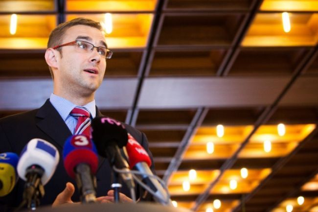 Opozícia chce zvolať výbor pre Glváčov tajný nákup pušiek