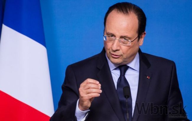 Hollande sa odhodlal, navštívil krajinu postihnutú ebolou