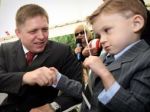 Fico odporúča Slovákom, aby sa išli na referendum o rodine