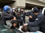 Počas protestov v Turecku zatkli vyše 20 študentov