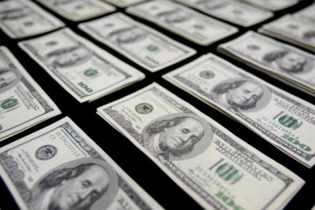 Ruská banka bojuje za kurz meny stovkami miliónov dolárov