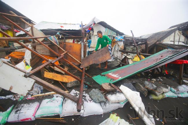 Smrtiaci tajfún sfúkol na Filipínach stovky domov
