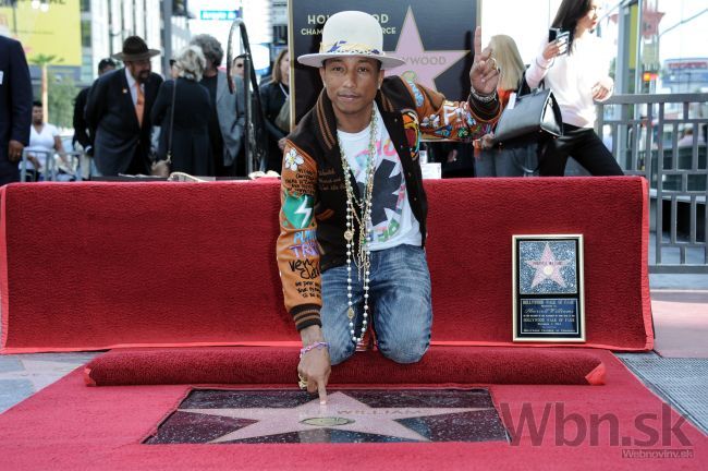 Pharrell Williams dostal hviezdu na Chodníku slávy