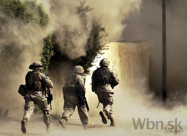 V Afganistane zostane o tisíc amerických vojakov viac