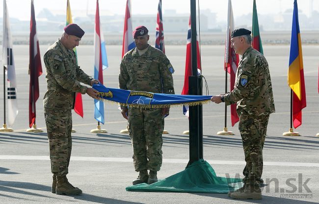 NATO ceremoniálne ukončilo 13 rokov v Afganistane