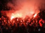 Video: Fanúšikovia Lucku vyhnali rozhodcu z ihriska