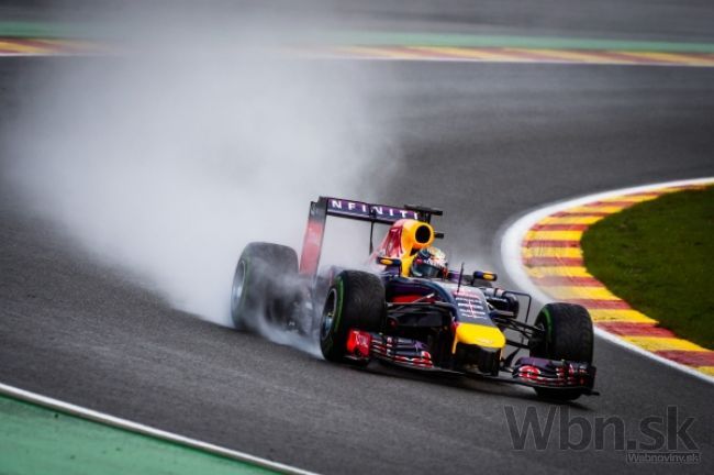 Šéf F1 kritizuje Vettelov prístup, správal sa porazenecky