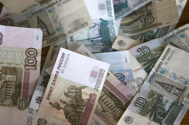 Rusko obraňuje rubeľ miliardami, ekonomické prognózy sú zlé