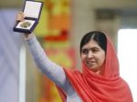 Malála si v Osle prevzala Nobelovu cenu mieru