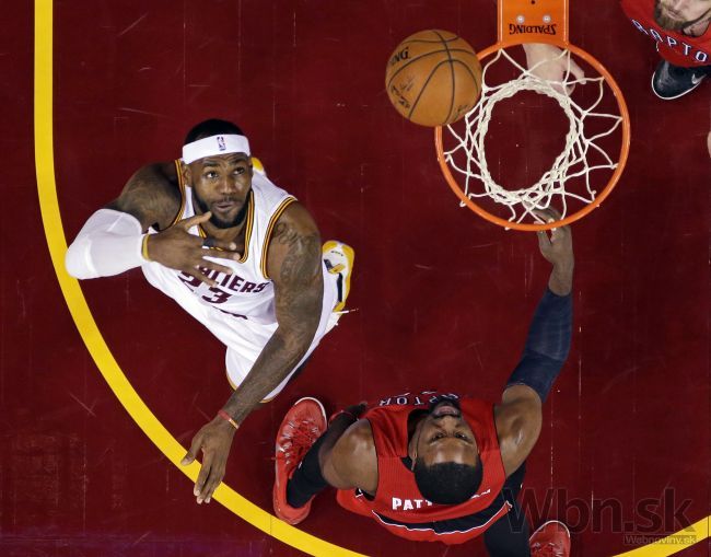 Video: Čierna séria Detroitu trvá, LeBron spasil Cleveland