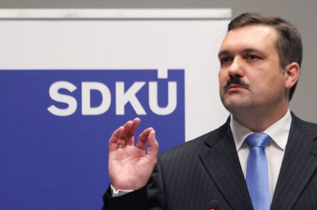 Odídenec z SDKÚ Novotný sa vzdal funkcie predsedu výboru