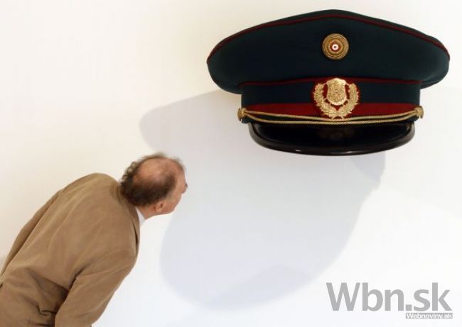 Známy rakúsky sochár Erwin Wurm bude vystavovať v Bratislave