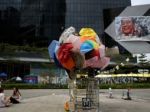 V Hongkongu začali vypratávať hlavný tábor demonštrantov