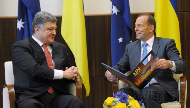 Abbott sa stretol s Porošenkom, žiada od Rusov mier