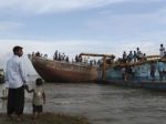 V Kongu sa potopil trajekt, zahynulo viac než sto ľudí