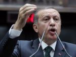 Erdogan rázne odmietol kritiku Bruselu za zásah v médiách